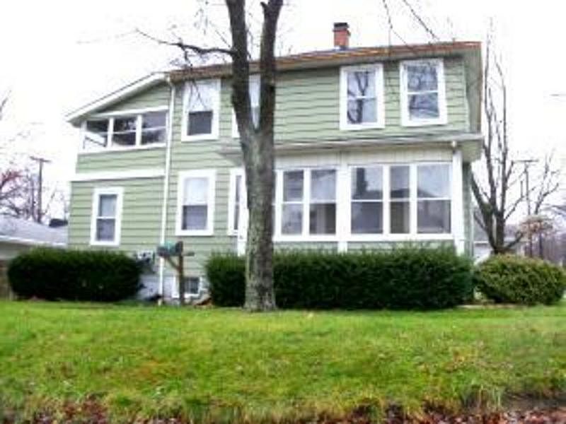 2nd image of 502 S 8th St