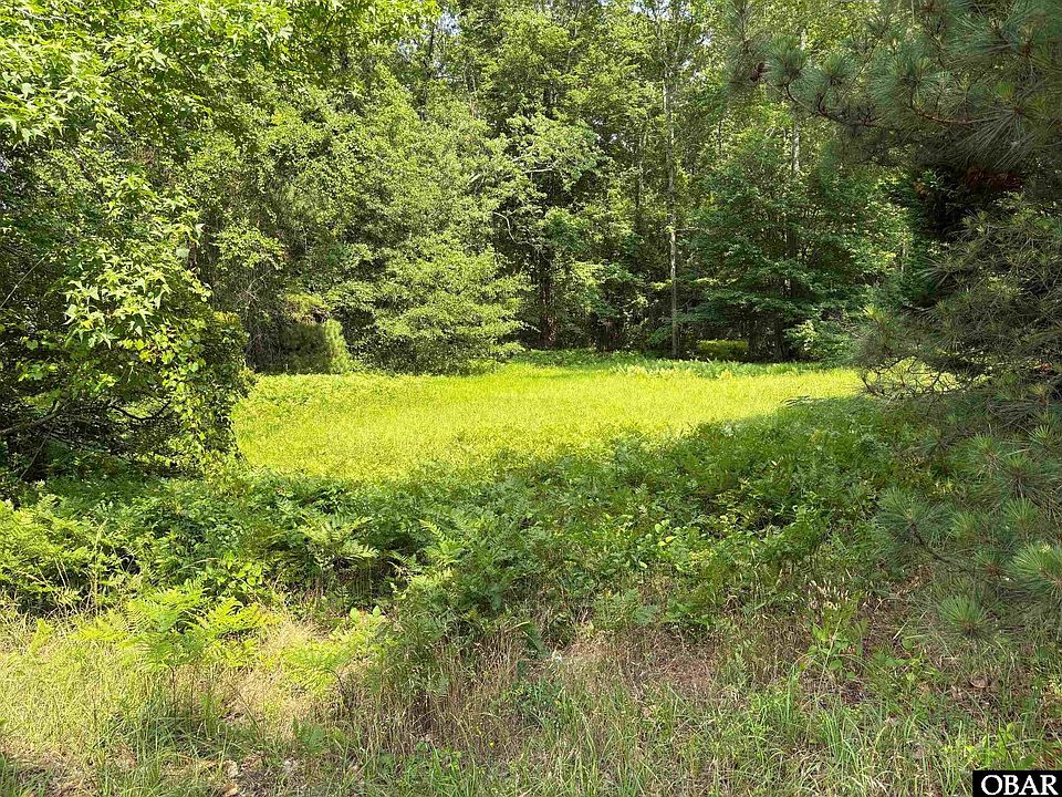 2nd image of 942 Burnside Rd #Na