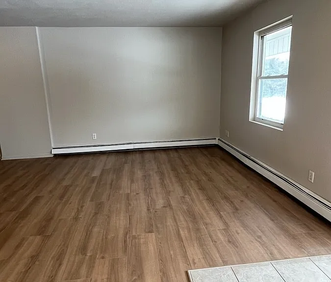 3359 Whitehall Rd — Photo 3