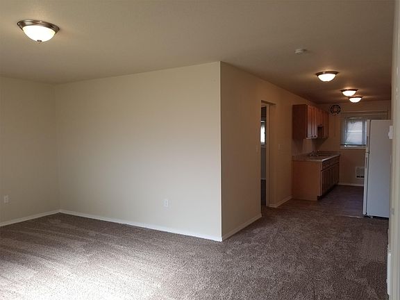 2nd image of 114 W Cedar St #3