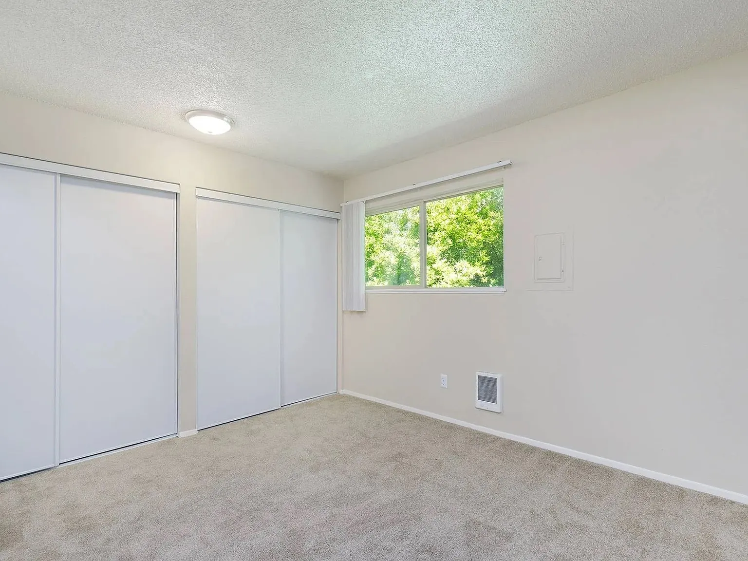 The Shadows Townhomes — Photo 4