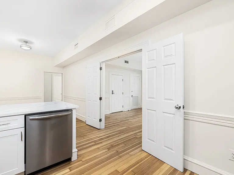 54 Sutton St #3 — Photo 5