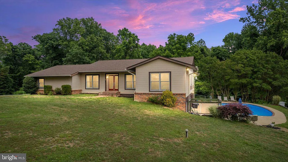 22 Harwood Dr photo 1