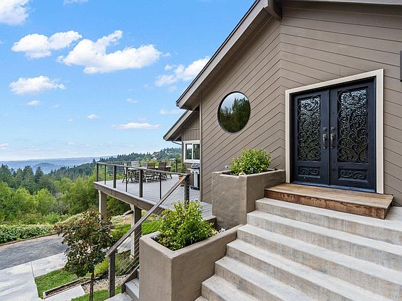 3rd image of 26181 Loma Prieta Way