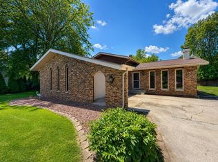 10008 Garfield Ct, Crown Point, IN 46307