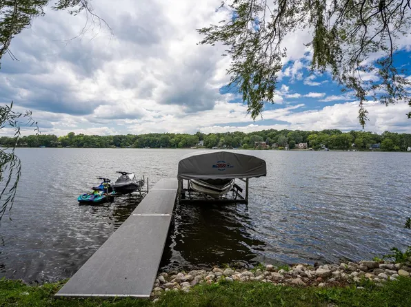 5509 West Peninsula DRIVE, Waterford, WI 53185