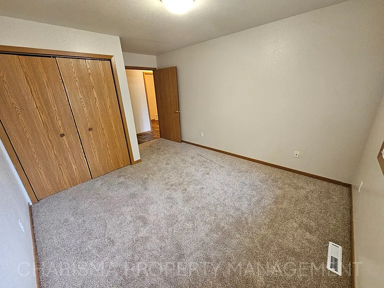 340 N Main Avenue — Photo 8