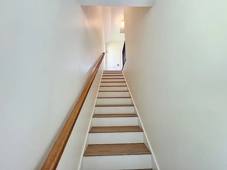 942 Alexander St — Photo 16