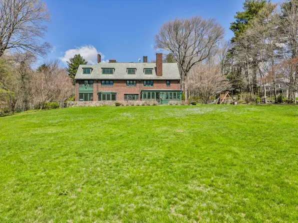 341 Highland St, Milton, MA 02186