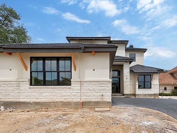 3rd image of 903 Flint Ridge Trl