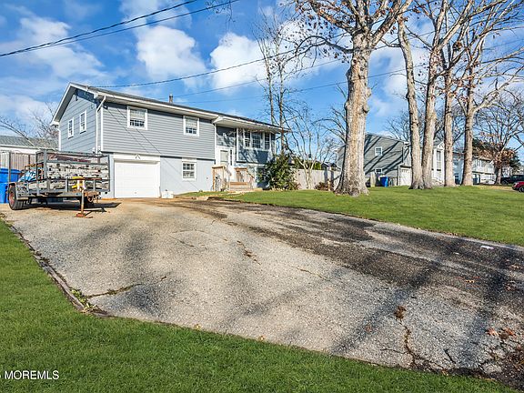5th image of 1624 Shady Lane