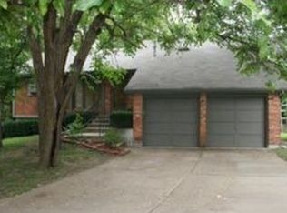 7807 Garnett St, Lenexa, KS 66214