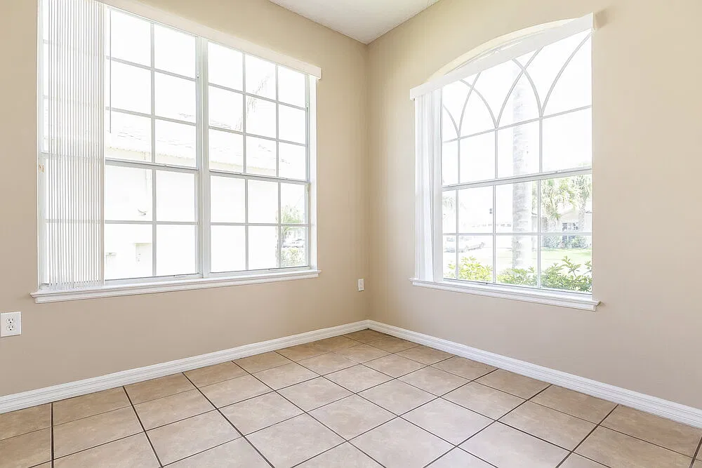 3 bed, 2.0 bath, 1615 sqft, $3,080 — Photo 2