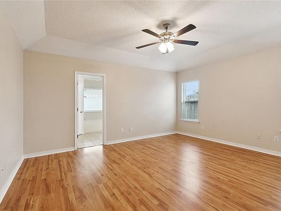 5th image of 4740 Red Oak Dr