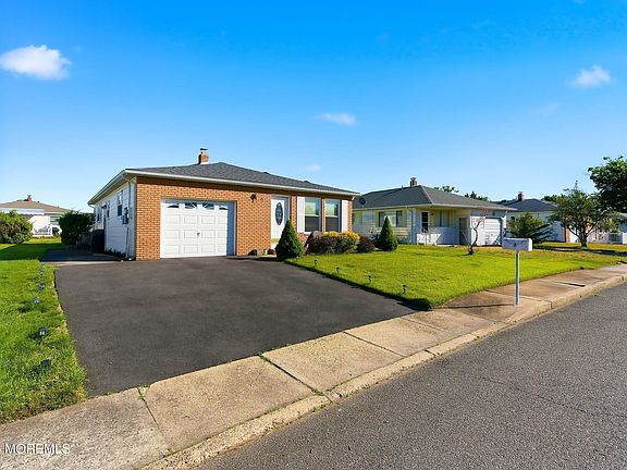 2nd image of 6 Saint Kitts Drive