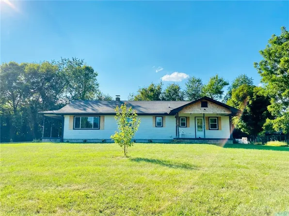 866 Routzong Rd, Xenia, OH 45385