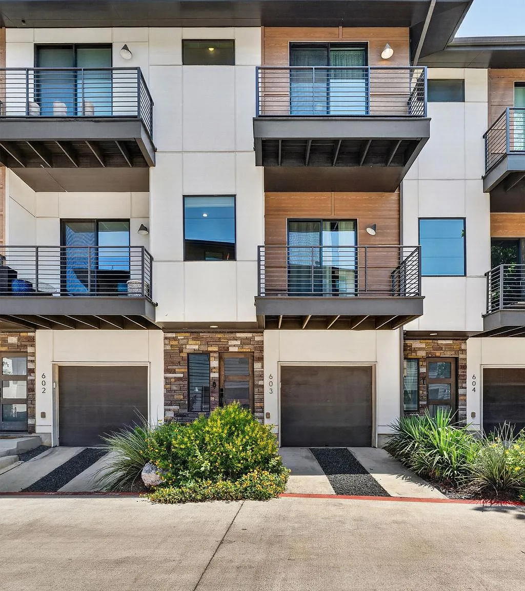 2 bed, 2.5 bath, 1596 sqft, $3,500 — Photo 2