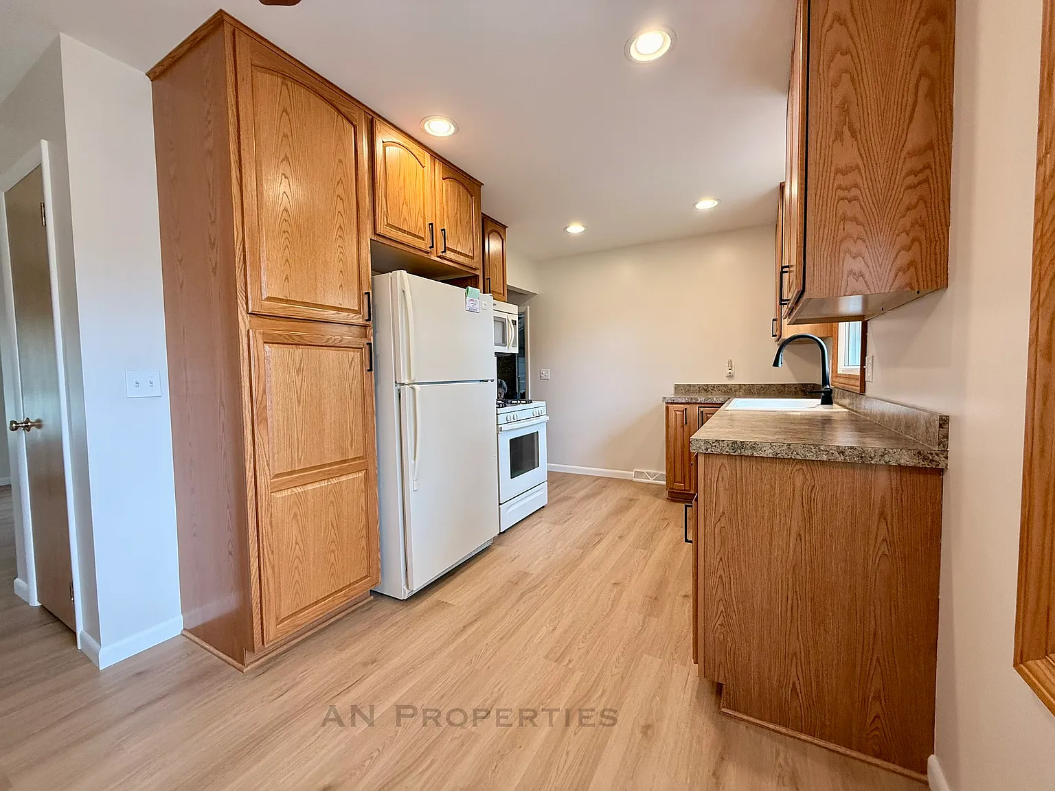 3113 Five Mile Rd NE — Photo 4