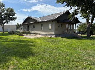202 Hansen Ave, Wallace, NE 69169