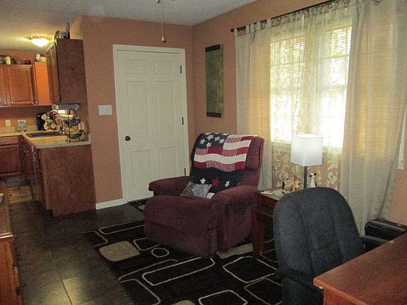 2nd image of 1049 Eastview Dr