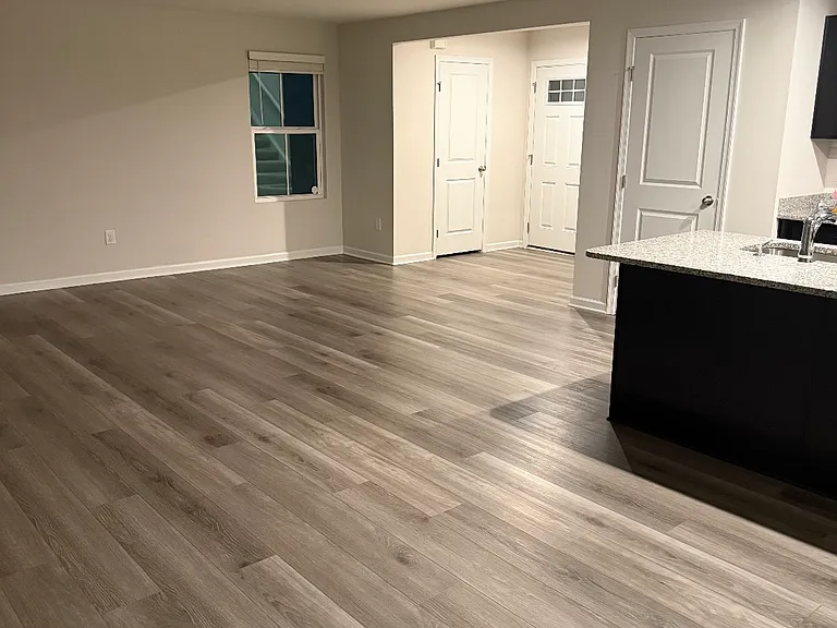 303 Lorraine Dr — Photo 8