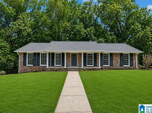 1337 Willoughby Rd, Vestavia Hills, AL 35216