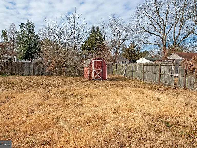 214 N Bradford St — Photo 26