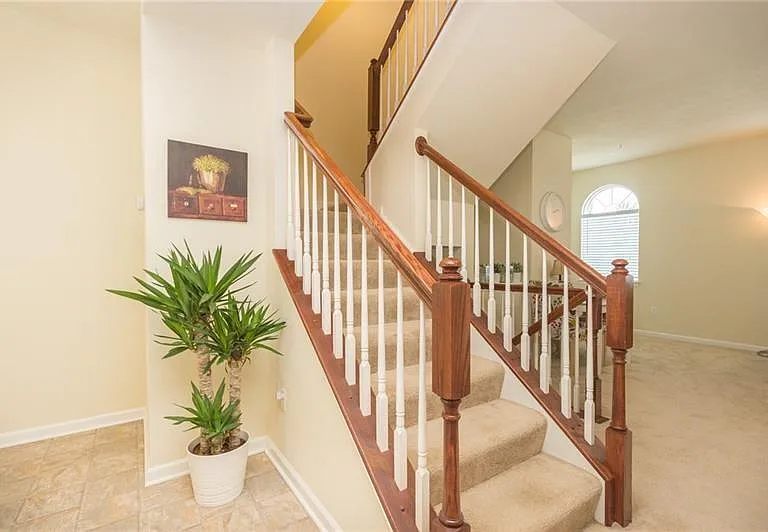 627 Edison Dr — Photo 8