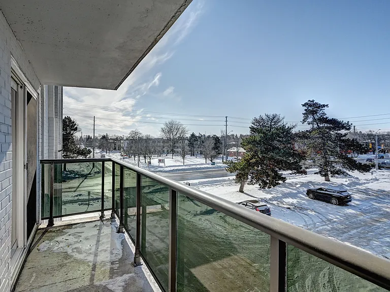 39 Willow Rd — Photo 52