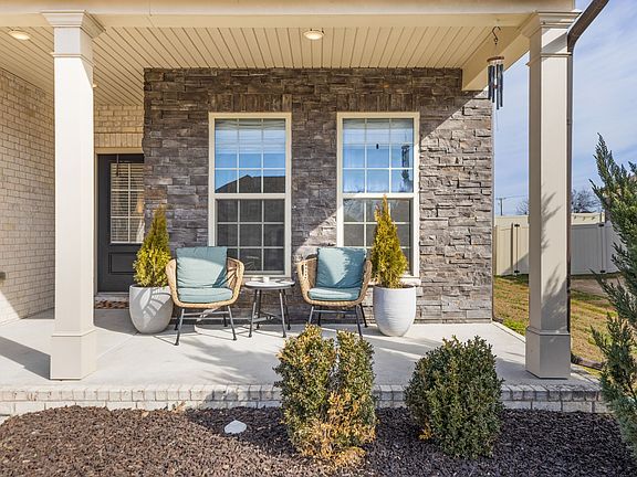 4th image of 1002 Maleventum Way