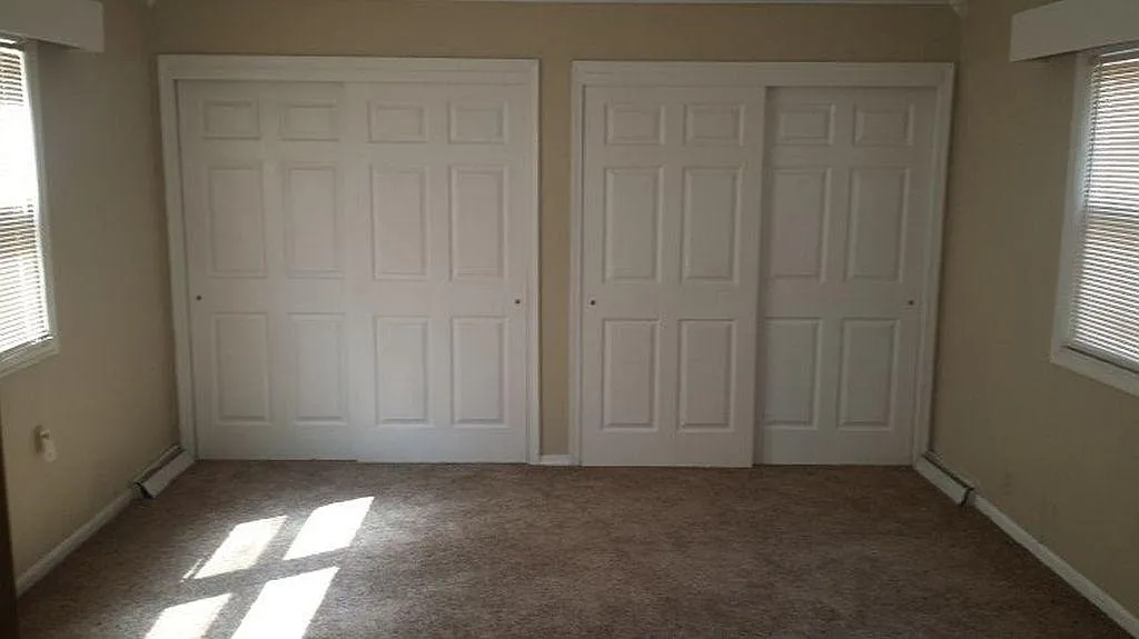 4 bed, 3000 sqft, $2,200 — Photo 4