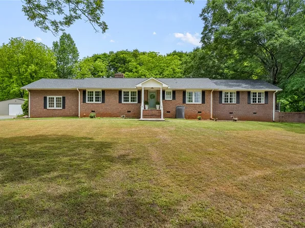 915 Cricket Ln, Anderson, SC 29621