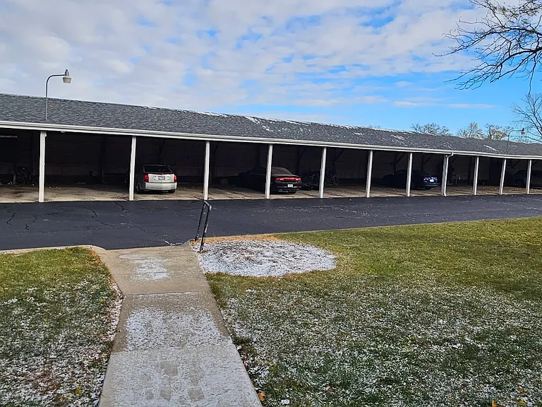Coachlite Apartments — Photo 6