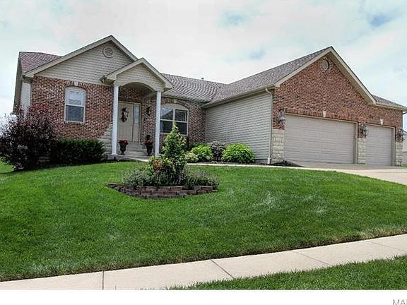 3rd image of 802 Kevin Dr