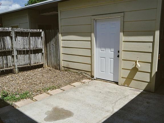 4th image of 3840 Laura Leigh Ln