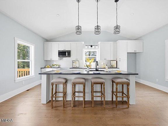 5th image of 2371 Kensington Rd