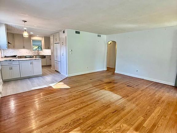 3rd image of 117 Church St #1