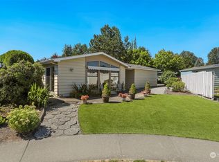 23927 Lake Dr W, Bothell, WA 98021