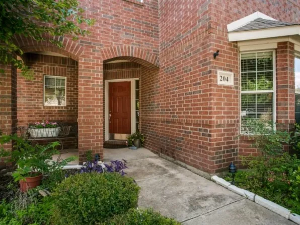 204 Colonial Ln, Euless, TX 76040