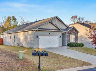 461 All Seasons Dr, Boiling Springs, SC 29316