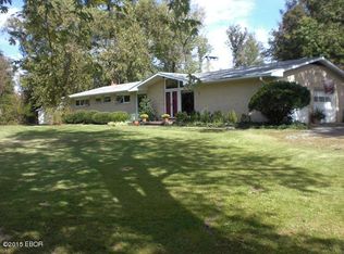 5012 Sassafras Ln, Carterville, IL 62918