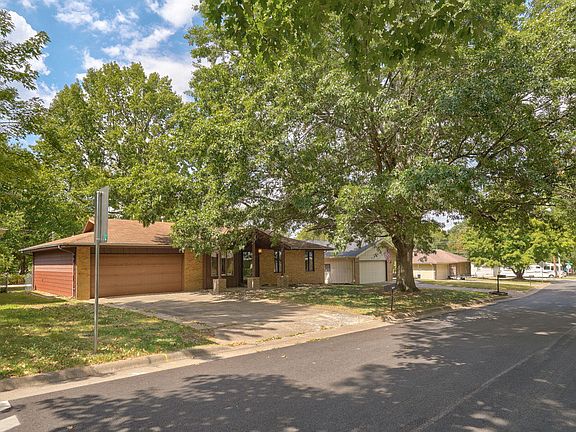 2nd image of 1221 S John Avenue