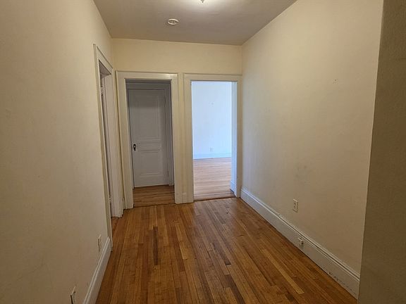 5th image of 22 Concord Ave APT 11