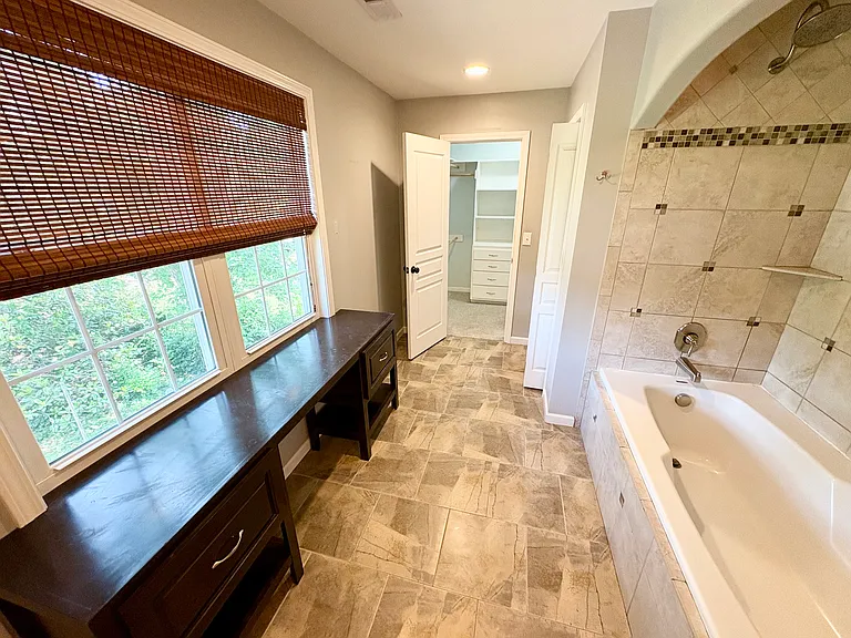 1233 Plymouth Ave — Photo 41