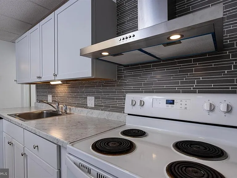 519 W Main St #521 — Photo 19