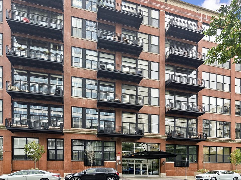 1st image of 525 W Superior St APT 533