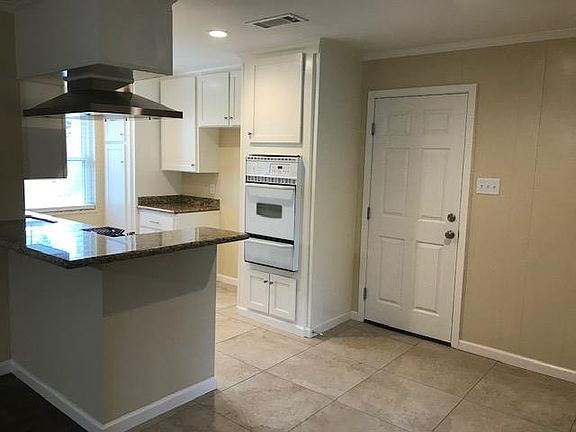 2nd image of 1301 Highland Dr