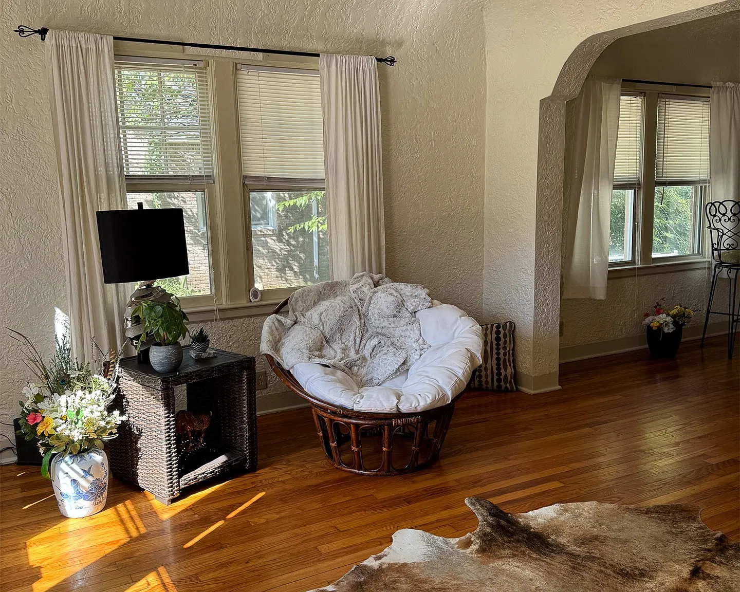 1 bed, 1.0 bath, 1000 sqft, $1,100 — Photo 2