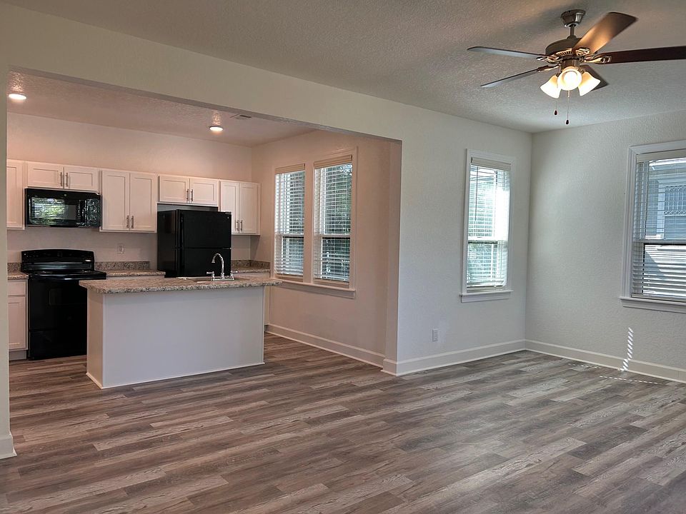 1st image of 2802 Saint Johns Ave #4