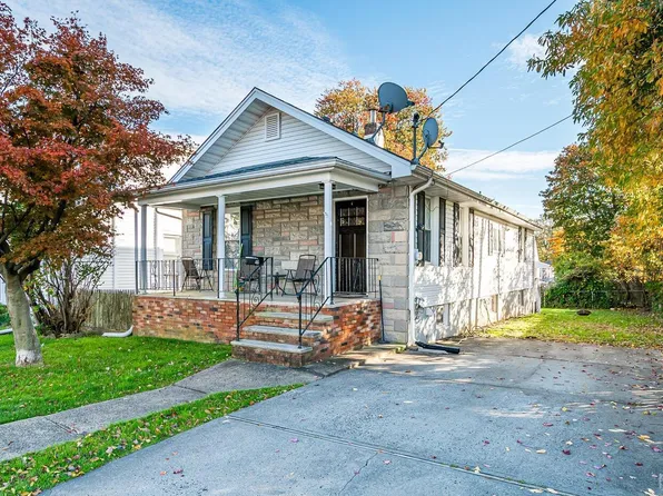 46 Elm St, Edison, NJ 08817